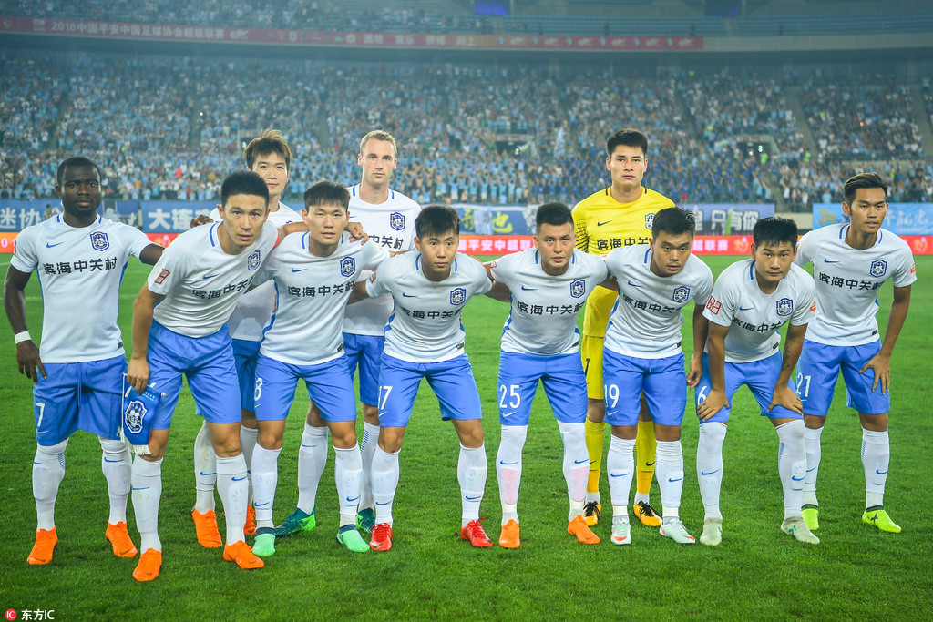 乌加特首发近7场英超全部失利，是曼联历史首发球员最长连败记录（乌加特英超近7次首发全败，创曼联队史首发连败最长纪录）