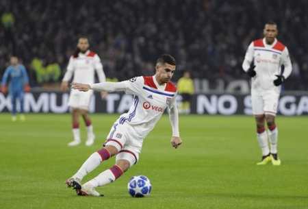 国足热身赛战胜对手士气大增（国足热身赛告捷，士气高涨）