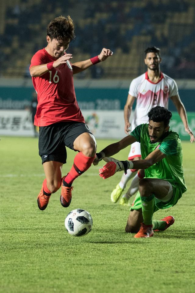 特朗普获“国际足联和平奖”，笑得合不拢嘴，称：“这无疑是我人生中至高的荣誉之一”