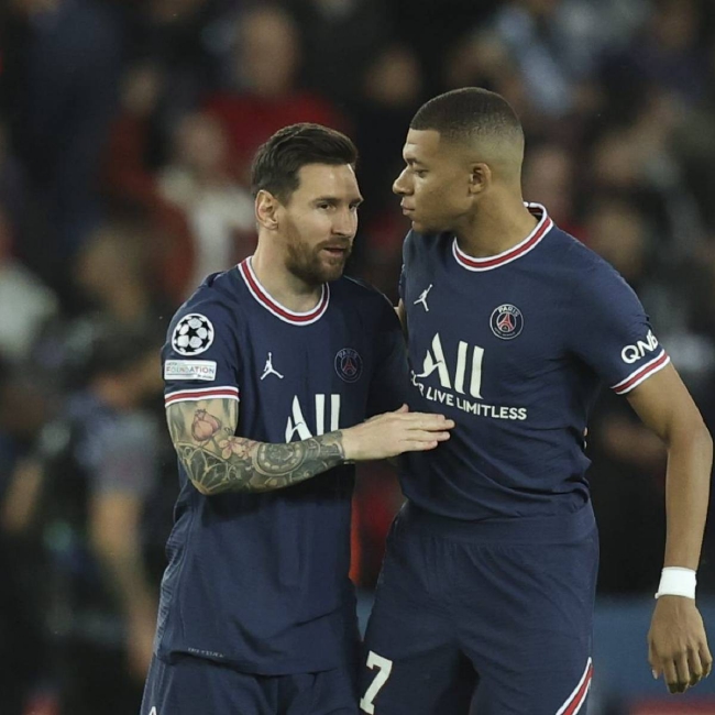 葡媒票选21世纪葡萄牙最佳：C罗、B费、若塔、菲戈均在列（葡媒评选21世纪葡萄牙最佳名单：C罗、B费、若塔、菲戈悉数入围）