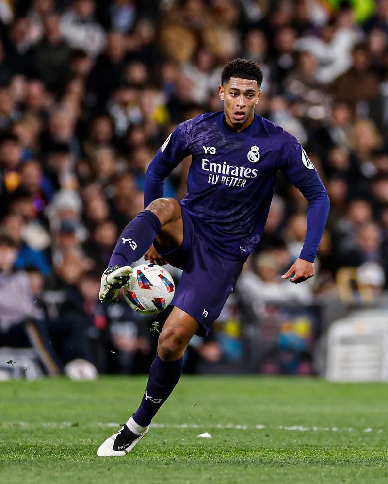 疯狂进球大战！西甲领头羊征服客场，豪取6连胜，领先皇马4分